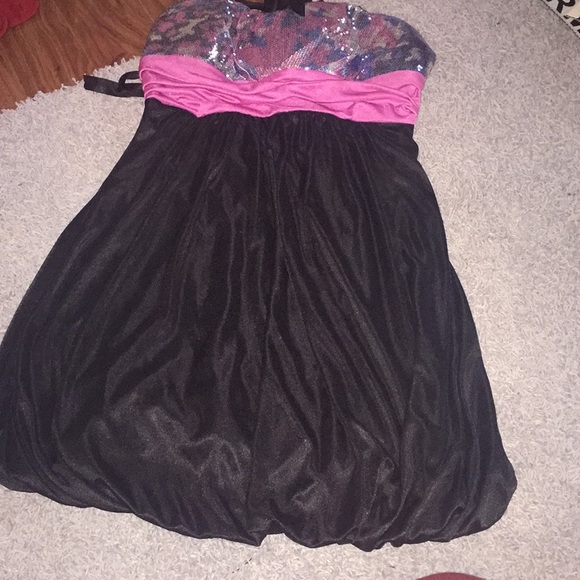 Dress - Picture 1 of 1